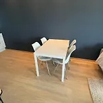 Moderne Og Sentrumsnaer Leilighet